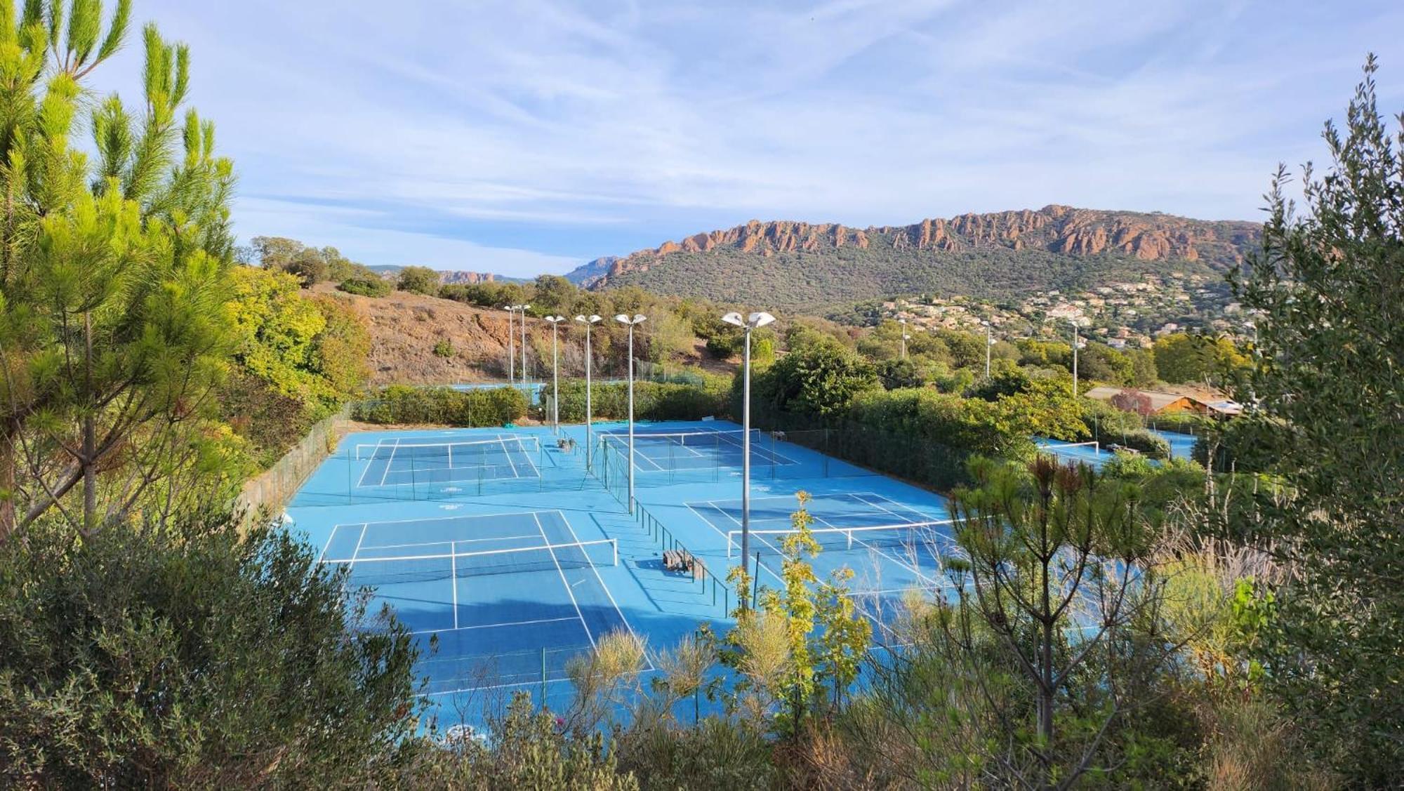 Saint-raphael- Vue Et Massif De L'esterel Appartement