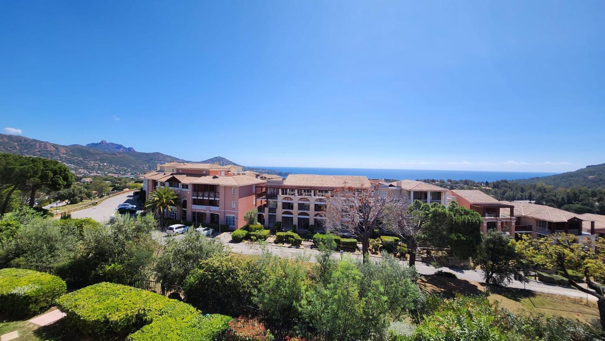 Appartement Saint-raphael- Vue Et Massif De L'esterel *