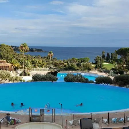 Saint-Raphael- Vue mer et Massif de l'Esterel Extérieur photo