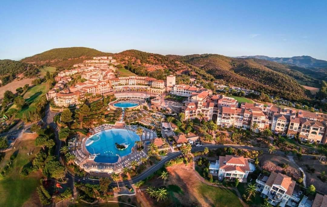 Apartment Saint-raphael- Vue Et Massif De L'esterel *